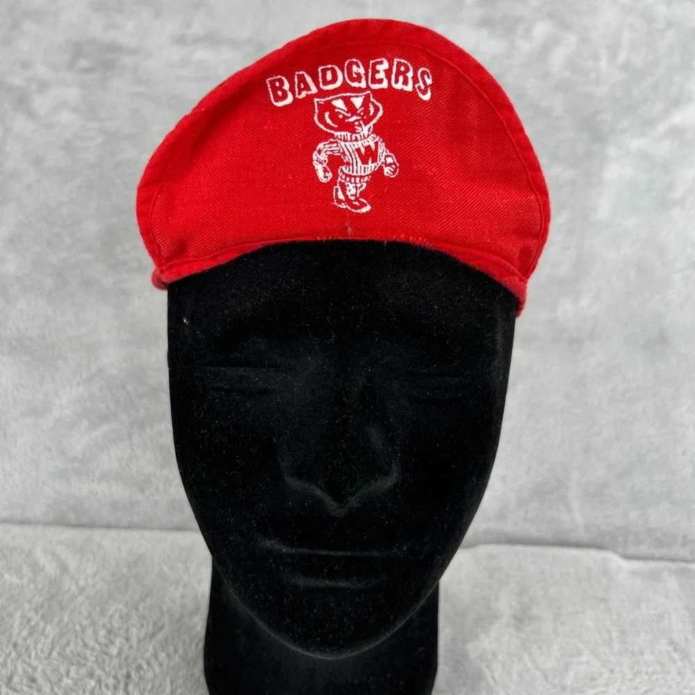 Vtg AOP Wisconsin Badgers Cycling Cap Red Bucky Badger NCAA Bike Hat Retro